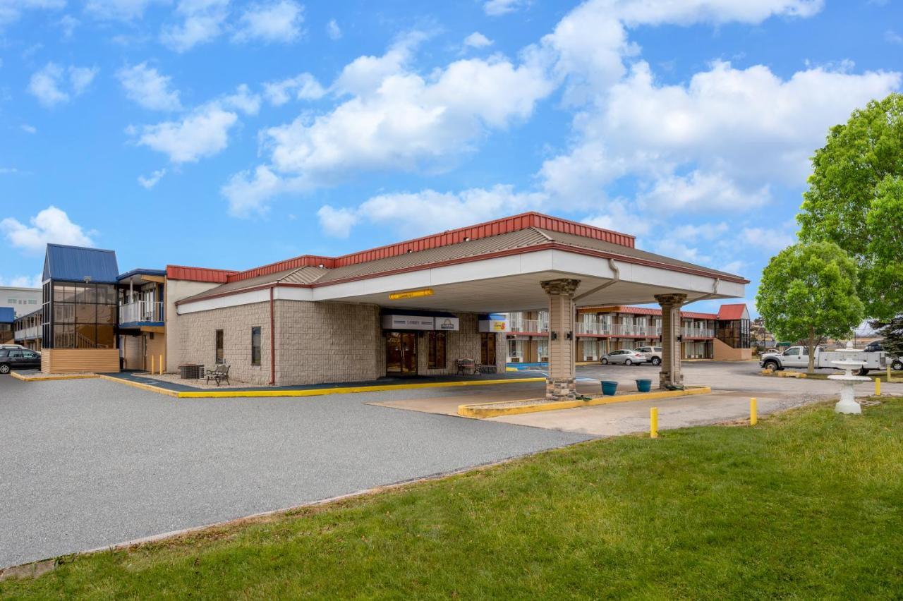 Hotel Super 8 By Wyndham Perrysburg-Toledo Extérieur photo