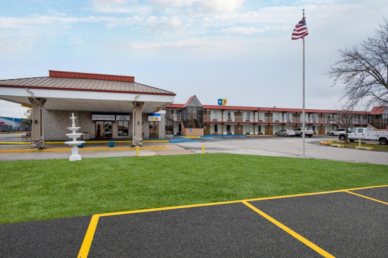 Hotel Super 8 By Wyndham Perrysburg-Toledo Extérieur photo