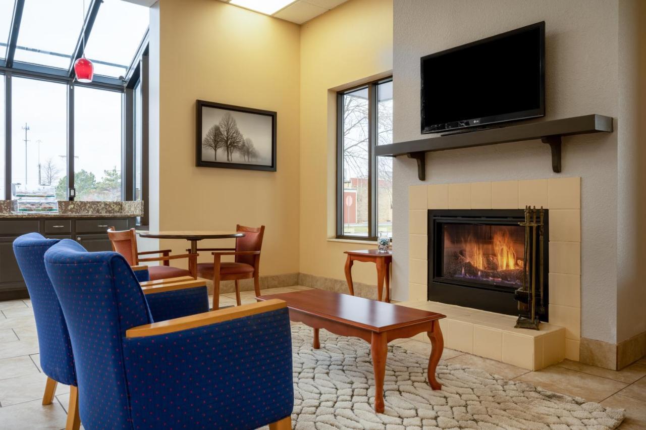 Hotel Super 8 By Wyndham Perrysburg-Toledo Extérieur photo