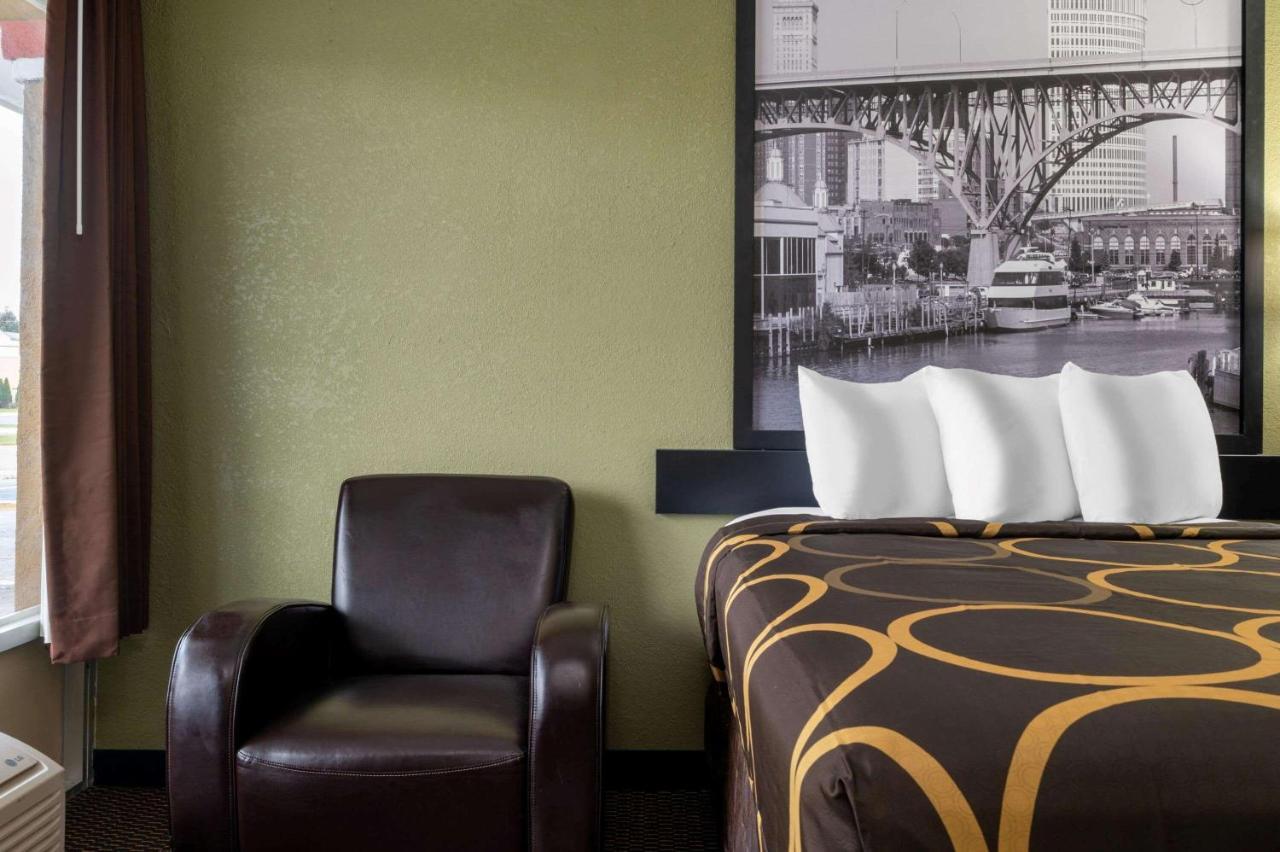 Hotel Super 8 By Wyndham Perrysburg-Toledo Extérieur photo