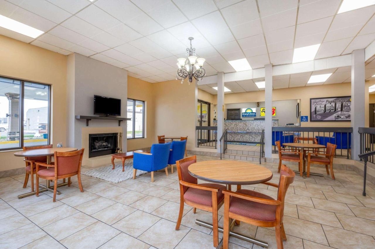 Hotel Super 8 By Wyndham Perrysburg-Toledo Extérieur photo