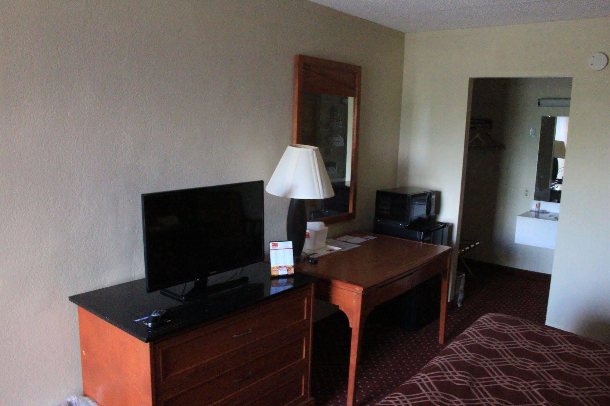 Hotel Super 8 By Wyndham Perrysburg-Toledo Extérieur photo