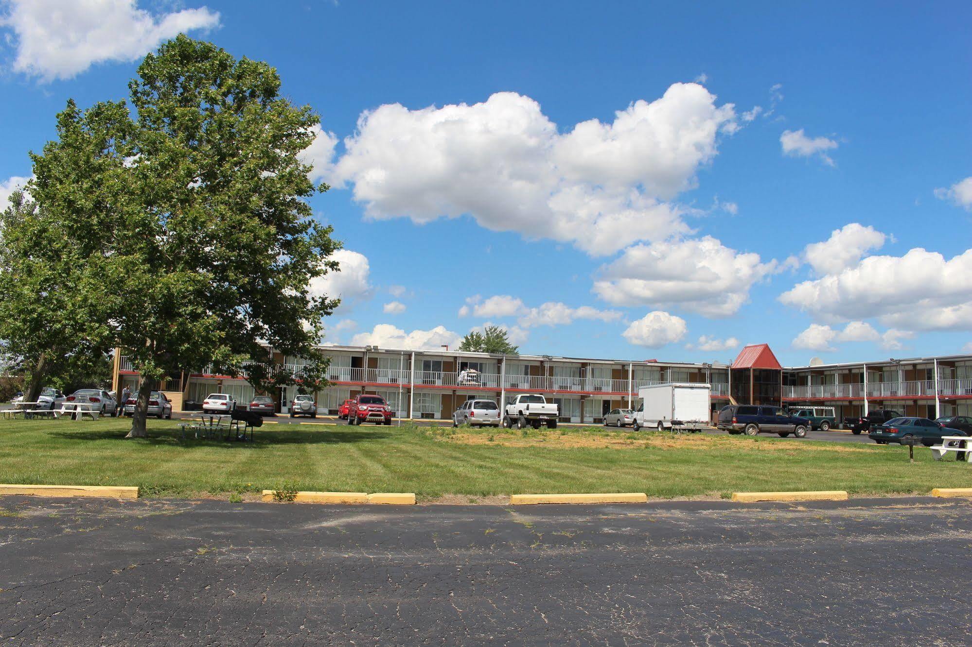 Hotel Super 8 By Wyndham Perrysburg-Toledo Extérieur photo