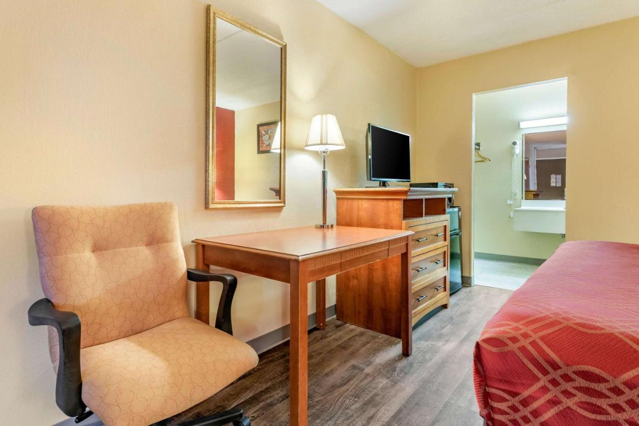 Hotel Super 8 By Wyndham Perrysburg-Toledo Extérieur photo