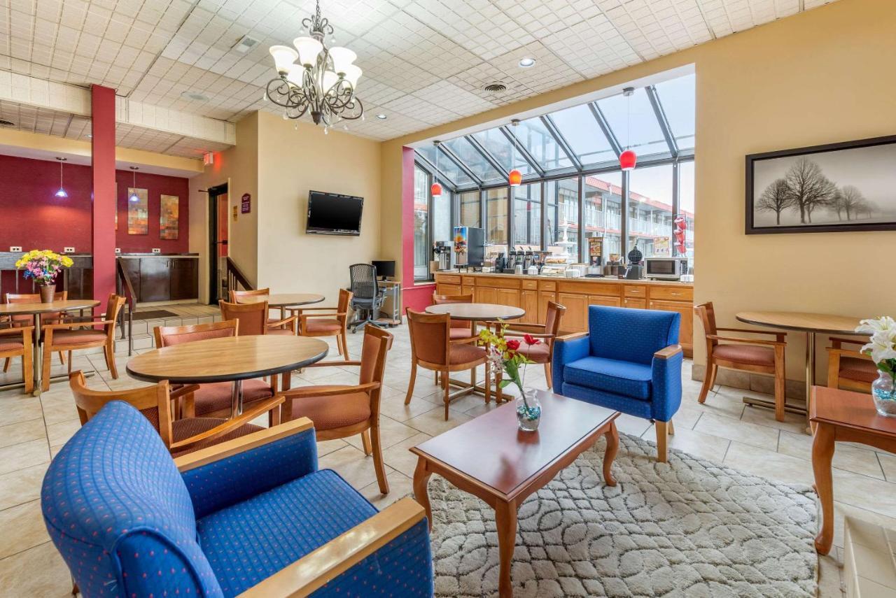 Hotel Super 8 By Wyndham Perrysburg-Toledo Extérieur photo