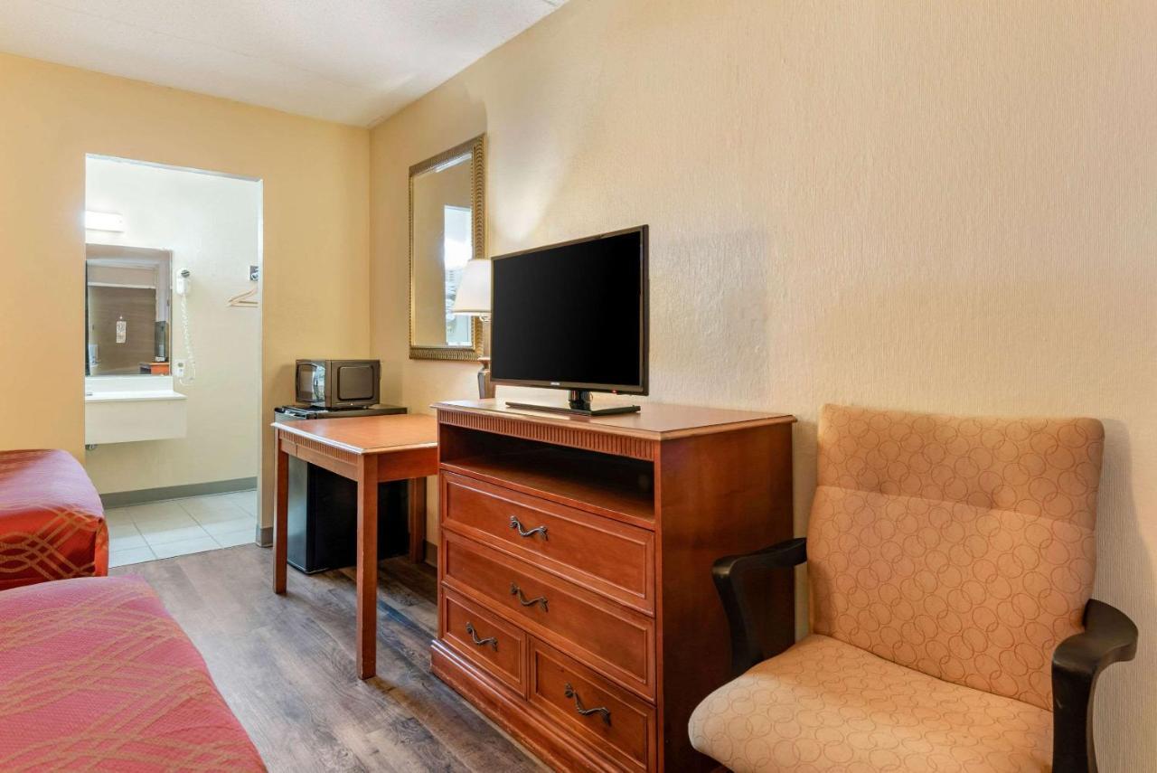 Hotel Super 8 By Wyndham Perrysburg-Toledo Extérieur photo